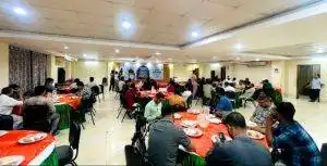 উপস্থিত সাংবাদিক ও বাংলাদেশ জামাতে ইসলামী ছাত্রশিবিরের নেতাকর্মীরা