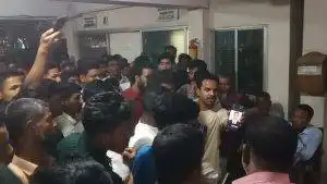 থানার ভিতর উত্তেজিত যুবক